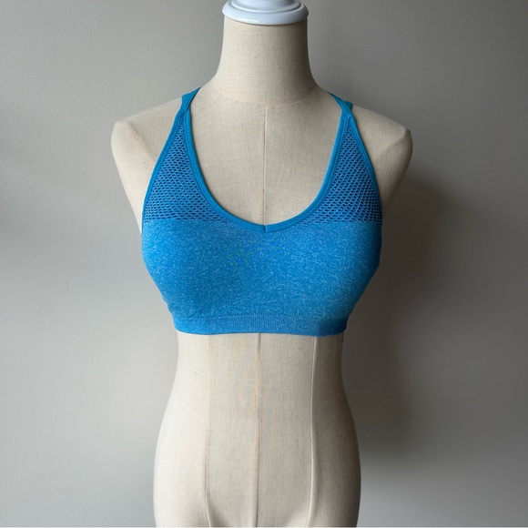 Triumph Triaction Racerback Sports Bra and Triaction Seamfree Sports Top 10C - Picture 2 of 9
